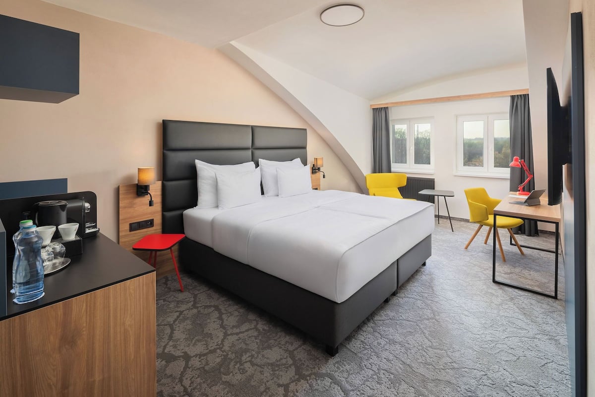 Deluxe-dobbeltværelse | Allergivenligt sengetøj, individuelt design, skrivebord