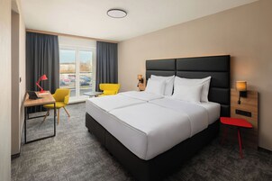 Superior Junior Suite | 防过敏的被褥、特色装修、办公桌、笔记本电脑工作区