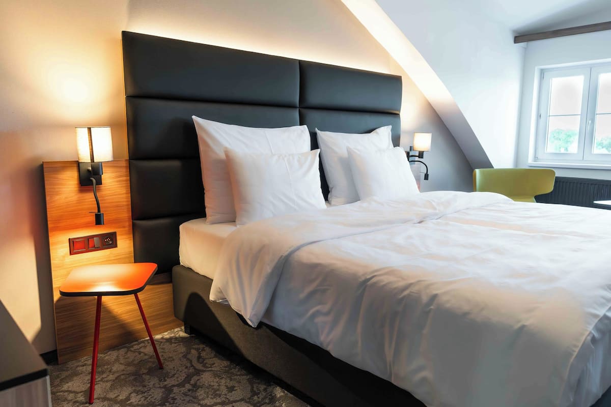 1 habitación, ropa de cama hipoalergénica y decoración personalizada
