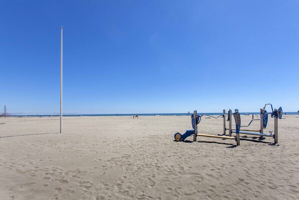 Una spiaggia nelle vicinanze