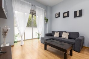 TV - Patacona Mediterranean Beach. WiFi + Parking + Air Conditioning (Alboraya)