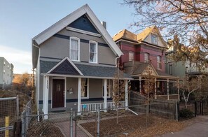 Exterior - Inviting home near the heart of Downtown and Rino (Denver)