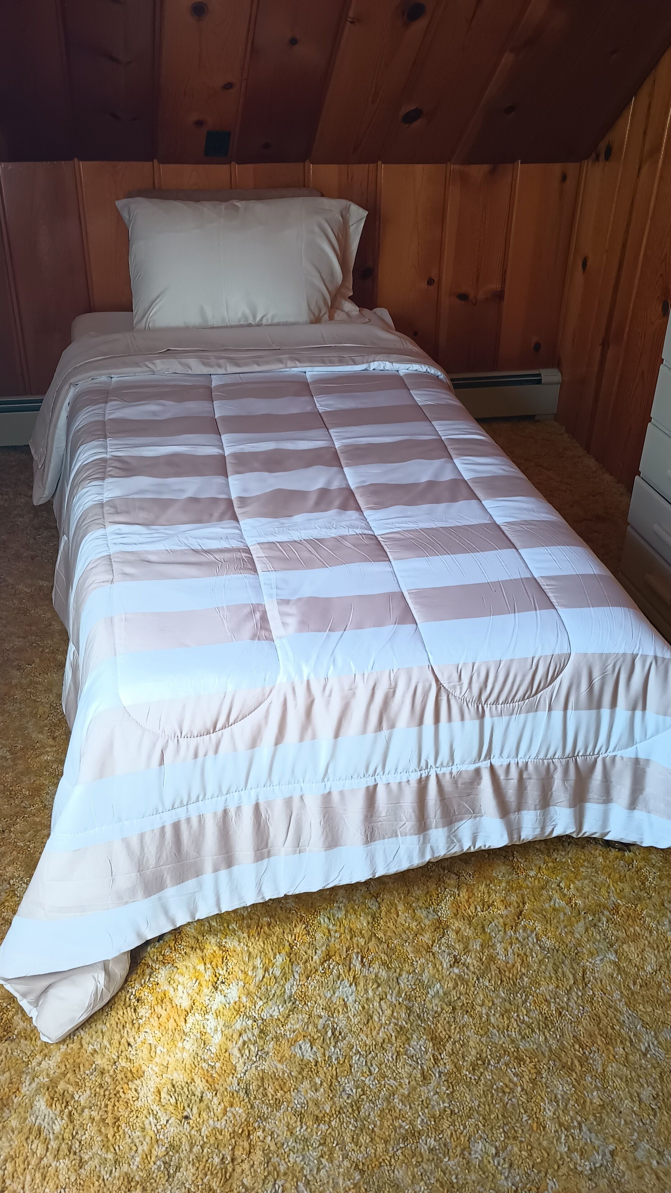 3 bedrooms, desk, free WiFi, bed sheets