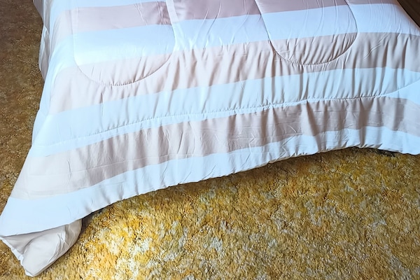 3 habitaciones, escritorio, wifi gratis y ropa de cama