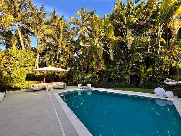 Piscina externa, piscina aquecida