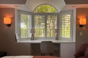 5 quartos, ferros/tábuas de passar roupa, Wi-Fi, roupa de cama