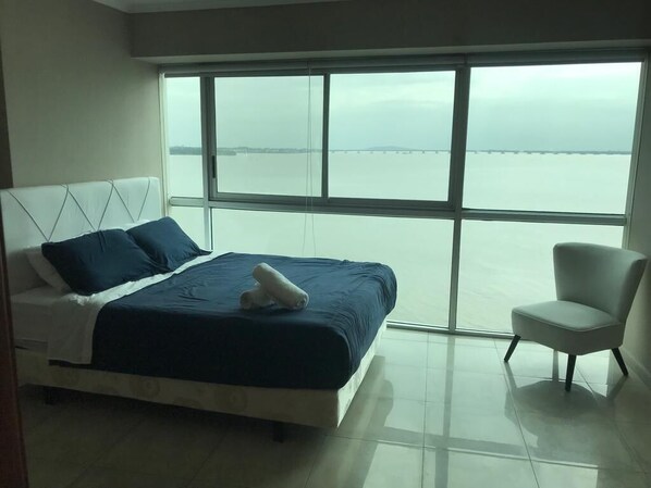 1 bedroom, WiFi, bed sheets - Cozy 1-bedroom apartment in welcoming Guayaquil with AC, fitness room, WiFi (Guayaquil)