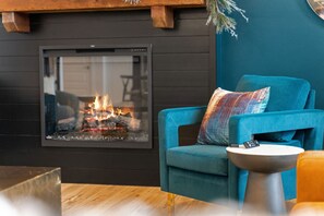 Interior - Luxe Lodge, HotTub, Theater & Lake View, SDC 3 min (Branson)