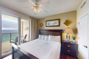 2 bedrooms, iron/ironing board, Internet, bed sheets - Gulf-view condo with direct beach access, pools, hot tub, & gym (Panama City Beach)