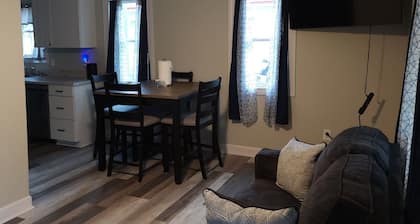 Cozy unique cottage home. Ready for you to enjoy all the Ozark Mountains offers.