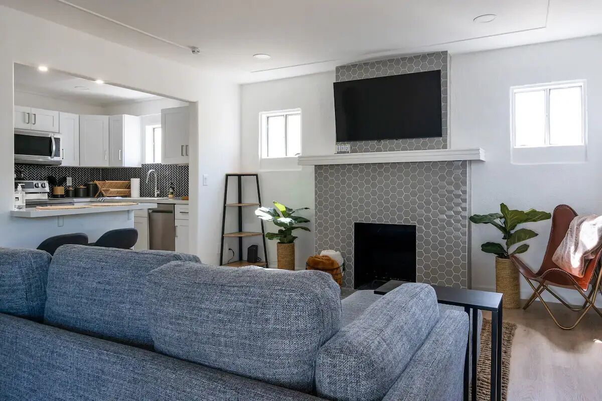 Newly Remodeled 2-bedroom house in Phoenix with WiFi 
