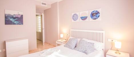 2 bedrooms, Internet