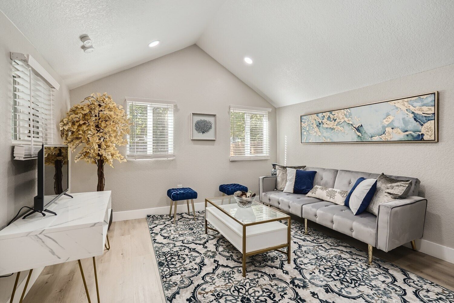 Chic Urban Retreat: Pets, Fire Pit, Park, Downtown