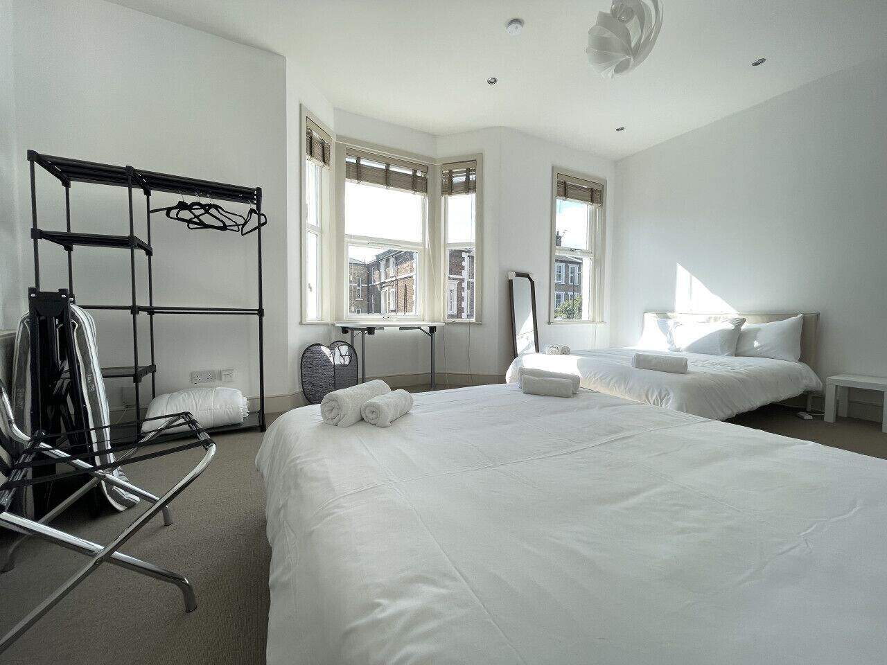 4 bedrooms, desk, iron/ironing board, travel crib