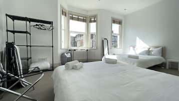 4 bedrooms, desk, iron/ironing board, travel crib