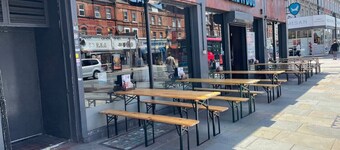 Spacious & Vibrant Townhouse | 2 Baths | Near Trains & Westfield | Sleeps Groups