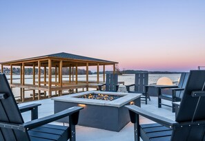 Terrace/patio - Heated Pool | Lakefront | Putting Green | Luxury (Hot Springs)