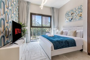 1 soverom, safe på rommet, strykejern/-brett og reiseseng for barn