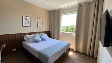 8 chambres, rideaux occultants, chambres insonorisées