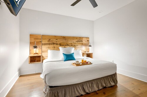 In the Heart of King Street | Gullah Suite