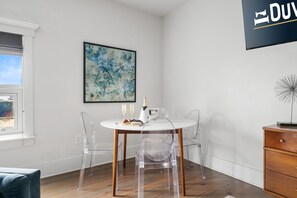 Dining - In the Heart of King Street | Gullah Suite (Charleston)