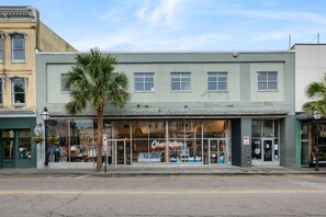 Exterior - In the Heart of King Street | Gullah Suite (Charleston)