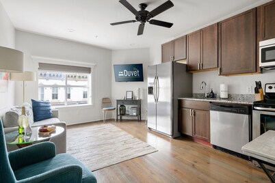 Ashley Suite: Luxurious Retreat on King Street