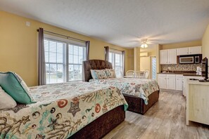 1 bedroom, WiFi, bed sheets - Unit 112D at Tiffany's Motel (Surf City)