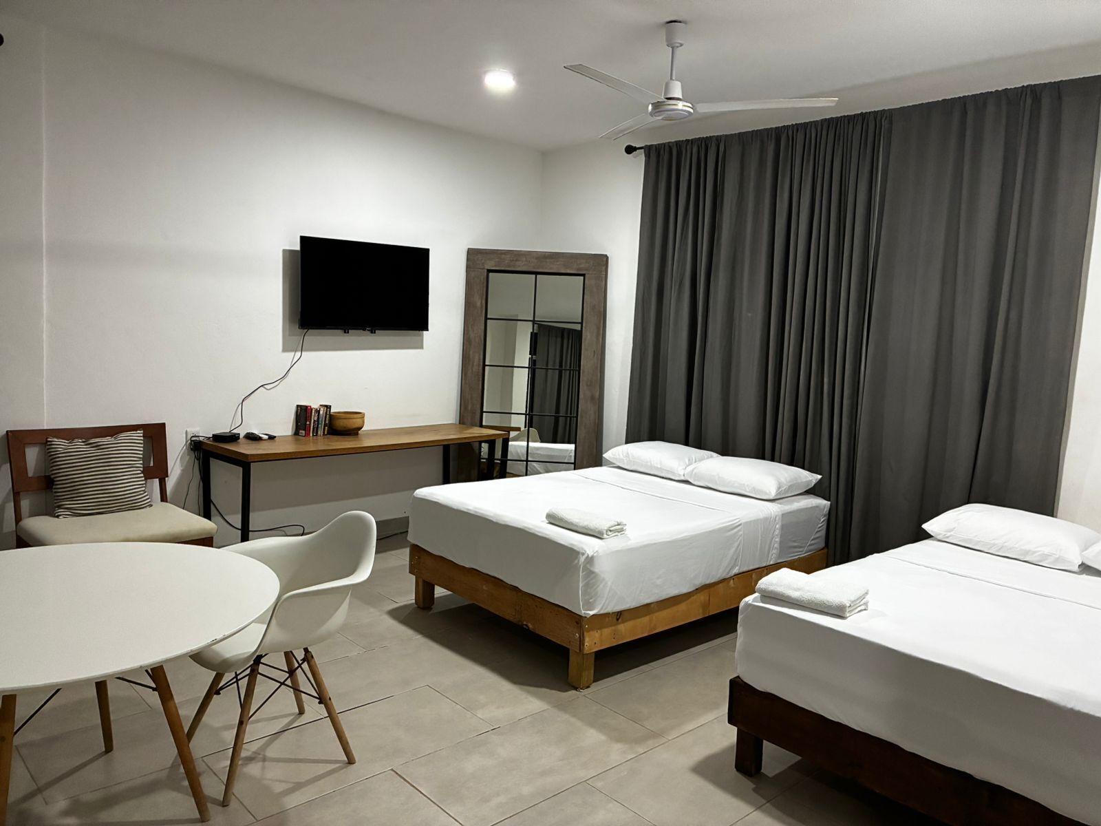 Habitación | Wifi gratis y ropa de cama 