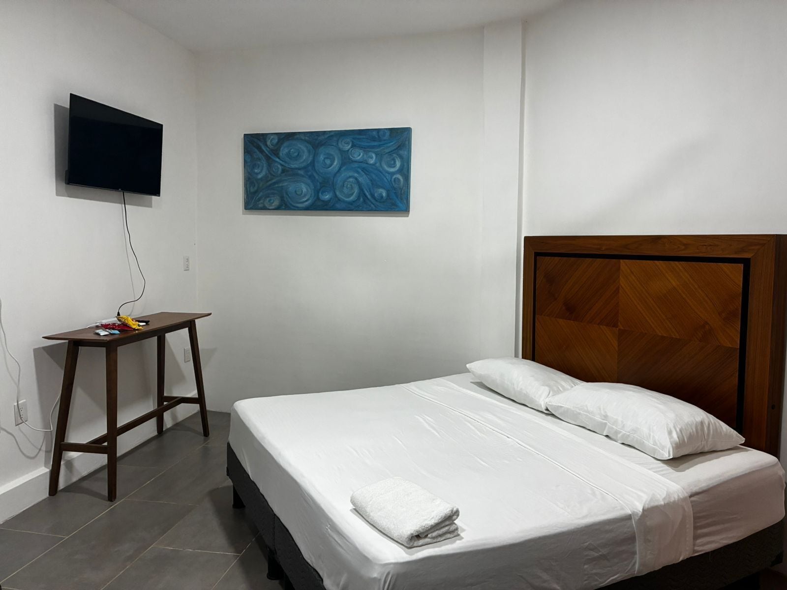 Chambre, 1 très grand lit