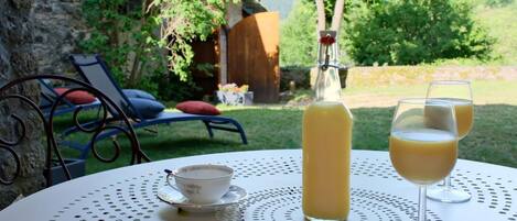 屋外ダイニングエリア