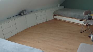2 chambres, bureau, lit parapluie, Wi-Fi gratuit