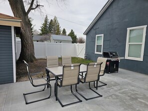 Outdoor dining - Modern Downtown Living

 (Idaho Falls)