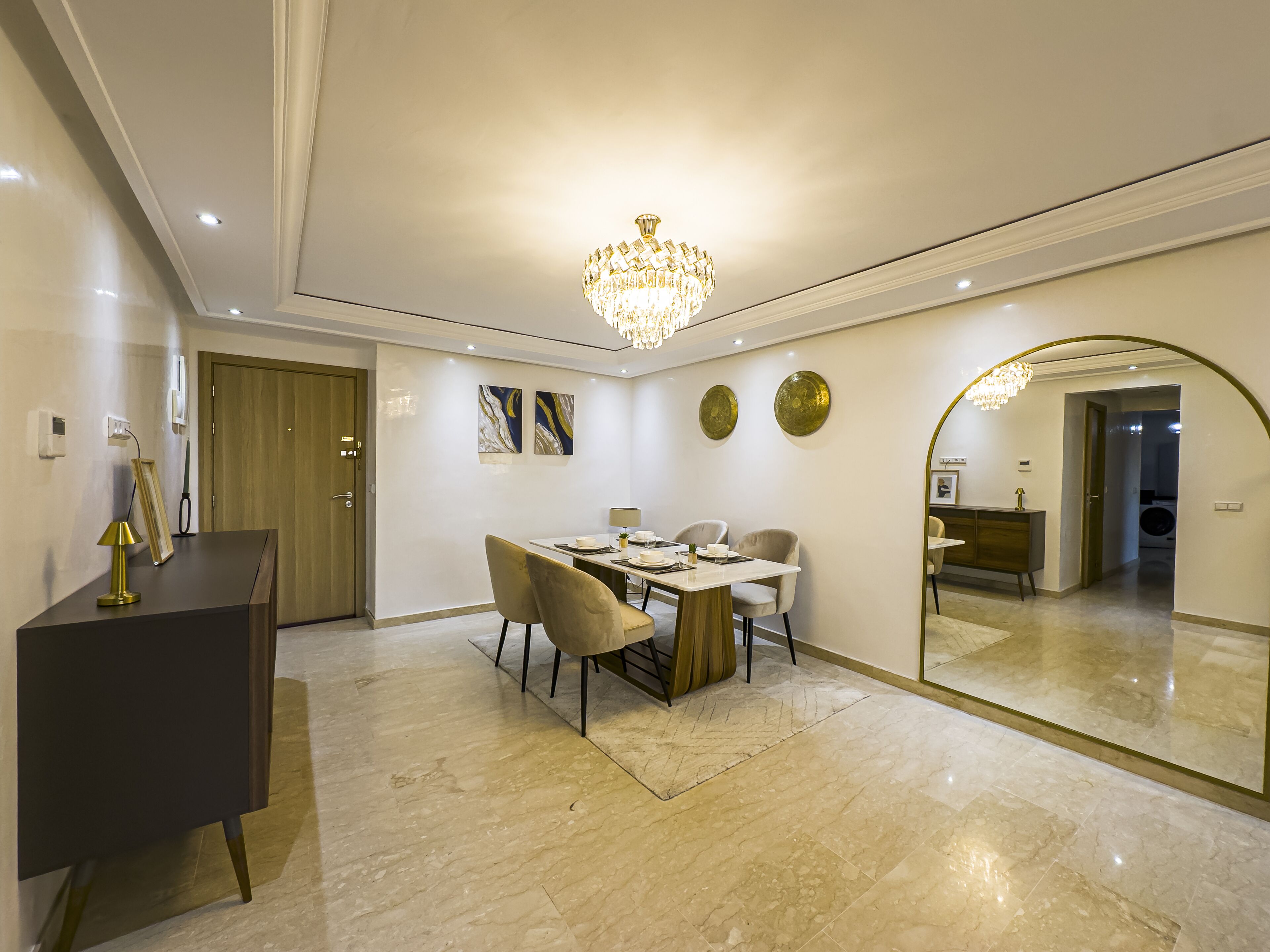 Deluxe Apartment, City View | Living area