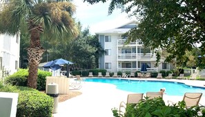 A heated pool - Fiddler's Cove 10-I 2 Bedroom, 1 Block from Beach (Hilton Head Island)