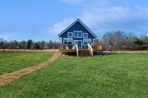 Exterior - Cottage on active vineyard with lovely views, grill, firepit, EV charger, & W/D (Keuka Park)