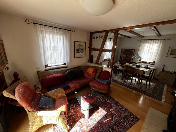 Smart TV, DVD player, books, music library