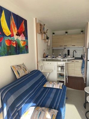 1 bedroom, iron/ironing board, free WiFi, bed sheets