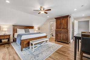 7 bedrooms, desk, iron/ironing board, WiFi