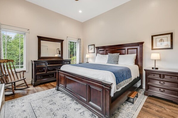7 bedrooms, desk, iron/ironing board, WiFi