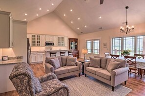 TV, peis og bordtennis