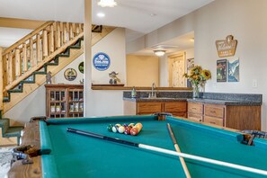 Game room - Mountain Retreat, Balcony, Hot Tub, and Grill! (Waynesville)