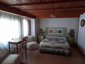 4 slaapkamers, een strijkplank/strijkijzer, gratis wifi