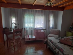 4 chambres, fer et planche à repasser, Wi-Fi gratuit