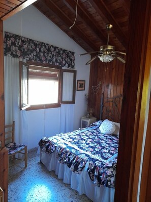 4 Schlafzimmer, Bügeleisen/Bügelbrett, kostenloses WLAN