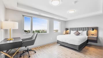 Deluxe Suite, 2 Bedrooms, Accessible | 1 bedroom, premium bedding, down duvets, Tempur-Pedic beds
