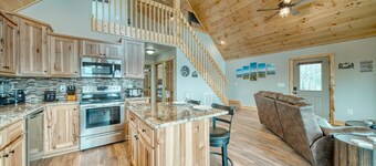 My Mystic Mountain - New Cabin! Hot Tub, 3 fireplaces, Wifi, mins to Hiwassee