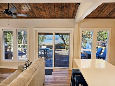 The Pettit Bay Hideaway - Lakeview, Pool, Wifi, Large Deck, Firepit, and More!