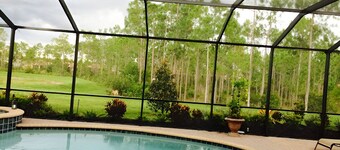 Stunning 4-bedroom house. Beaches, Shopping, Golf, Restaurants all close by.