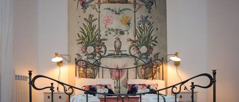 2 bedrooms, travel crib, free WiFi, bed sheets